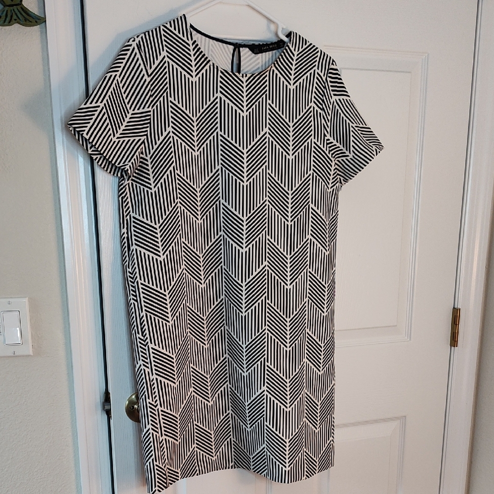 Zara White Sheath Mini Dress Short Sleeve Crew Neck M